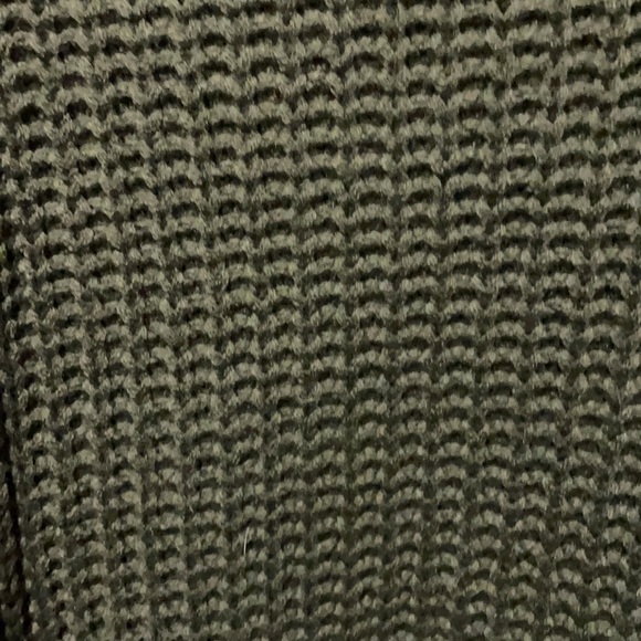 Dark green oversized sweater with fringe size small - Picture 3 of 4